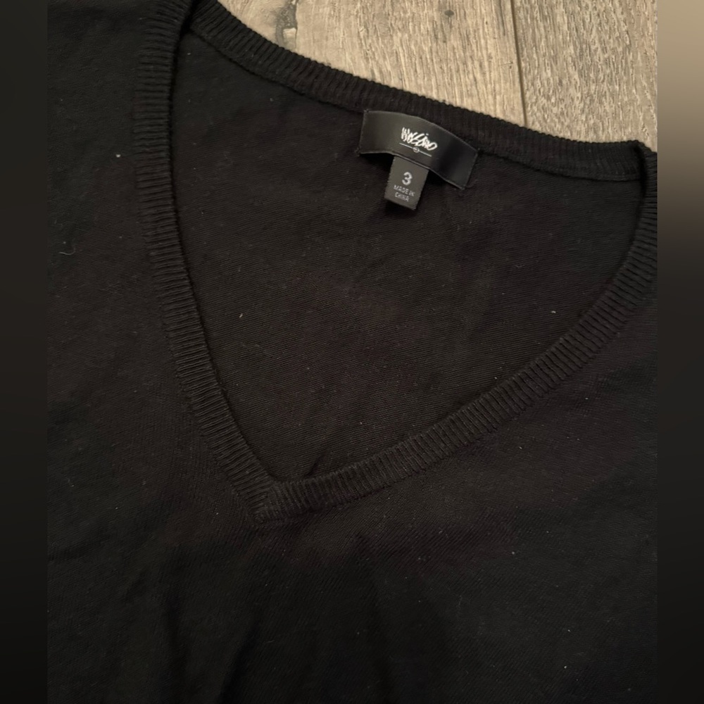 Black vneck sweater